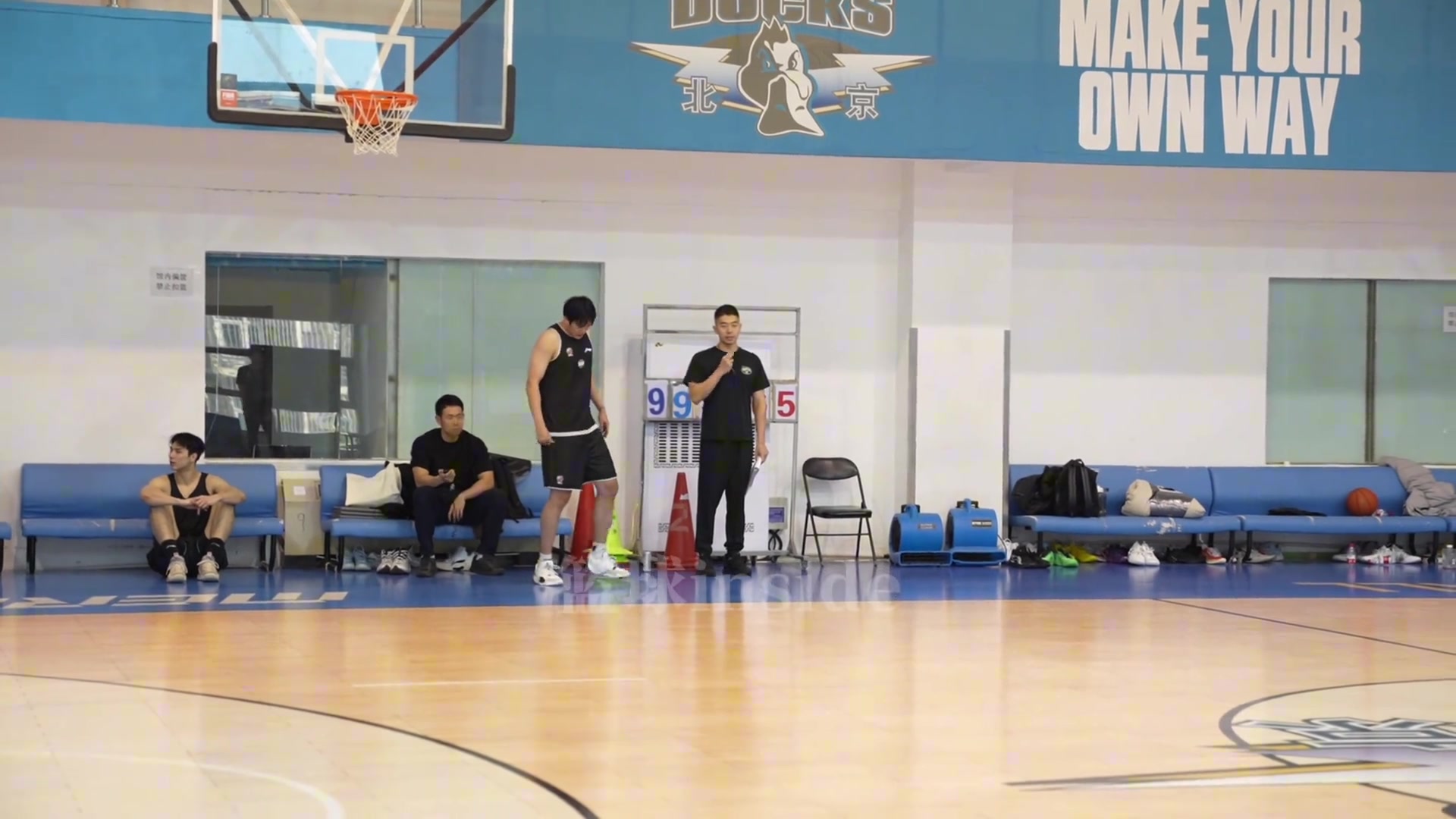 png电子平台动作都机械化了！来看丁彦雨航17折最后一组表现 速度下滑严重