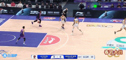 png电子🦅大鸟起飞！沈梓捷掩护后顺下 接球一步垫起左手战斧劈扣！