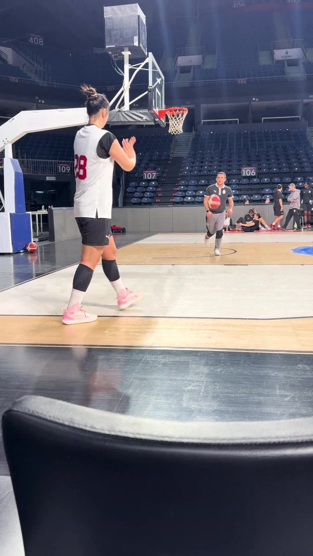 png电子网站👊不断精进武器库！李月汝晒训练视频 外线三分百发百中！