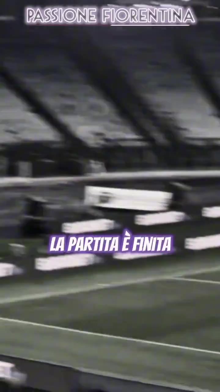 png电子官网思绪万千！佛罗伦萨赛后，博维一个人走入球场看了一分多钟