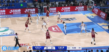 png电子礼尚往来！布莱德索面对陈盈骏命中压哨三分 后者侧翼三分回敬