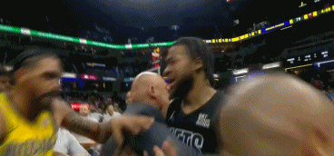 电子png游戏多名球员离开替补席？托尼兄弟：这不归我们管 联盟办公室会处理