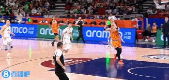 电子png游戏先来手刀一记！王哲林反击下快攻 赵继伟奋力追防送出切帽