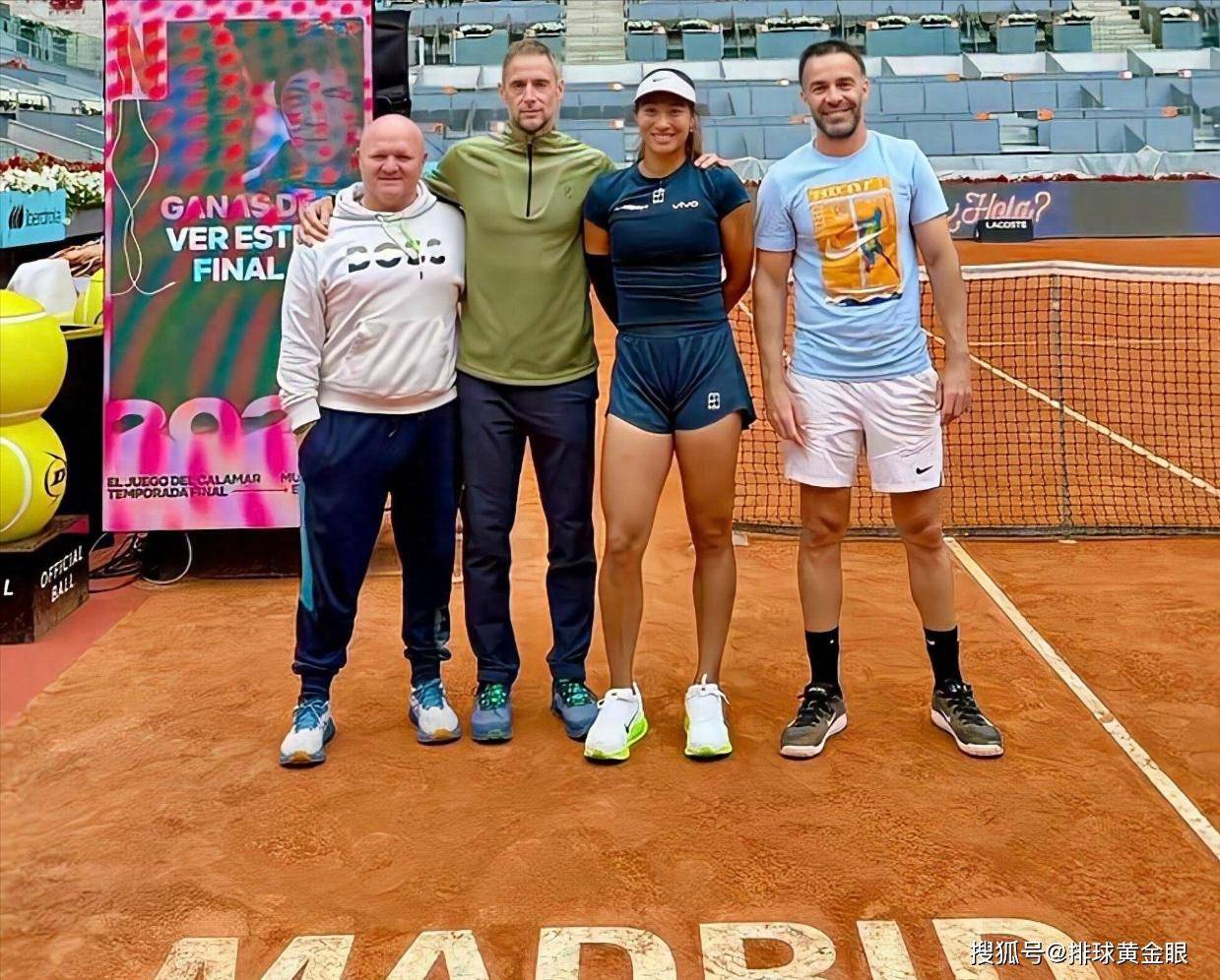 郑钦文最新团体合影！马德里夺冠积分将破5000大关，首秀对手确定