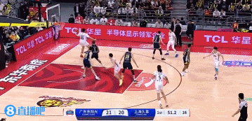 png电子平台外援对飙！洛夫顿强攻得手 吉伦沃特进三分后威尔逊飙中压哨三分