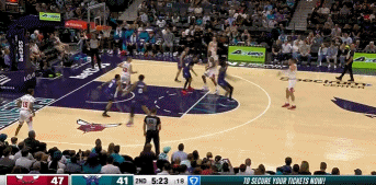 png电子予取予求！基迪内外开花连投带罚独得9分 率队轰出14-4扩大领先