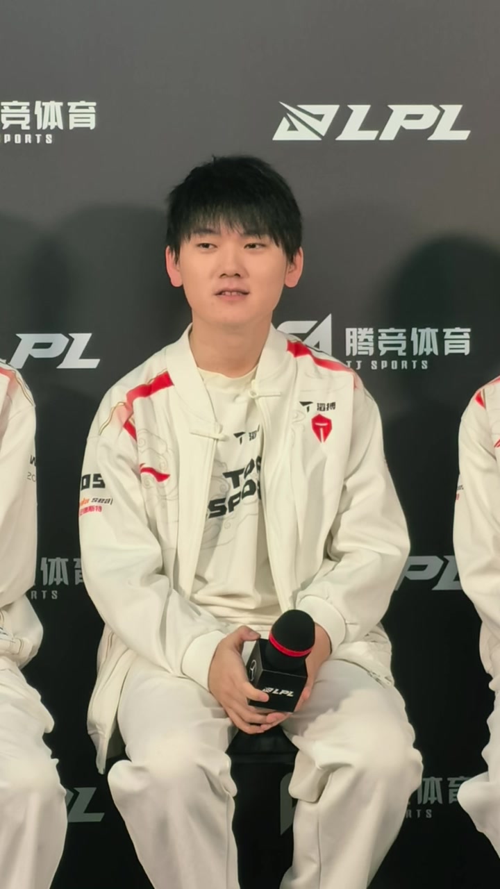 png电子官网官方这不赶紧安排一下？JKL：爱用女枪幻灵臻彩是因为自己号没有