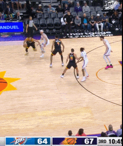 png电子网站外线一把铁锁！卡鲁索统治防守端 2分钟送出4记抢断