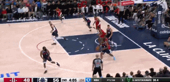 png电子平台无惧两人防守🤖！莱昂纳德反击一条龙力劈华山单手暴扣！