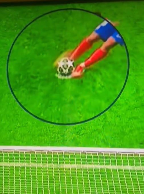 png电子官网🤔阿尔瓦雷斯点射破门后，西蒙尼做“两次触球”手势嘲讽皇马