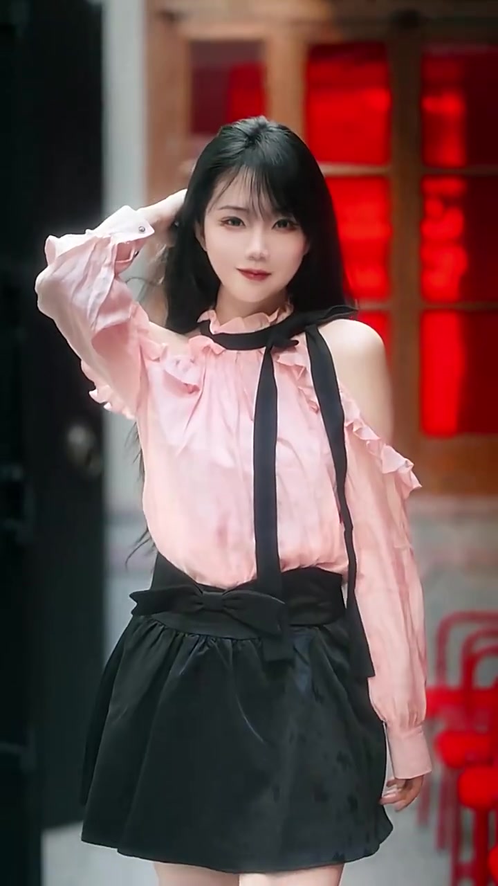 png电子不是你谁？LPL主持十月分享视频：一起去看春天吧