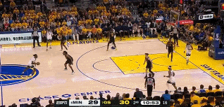 png电子网站又是你！纳兹-里德持球突破 变向撤步三分空心命中！