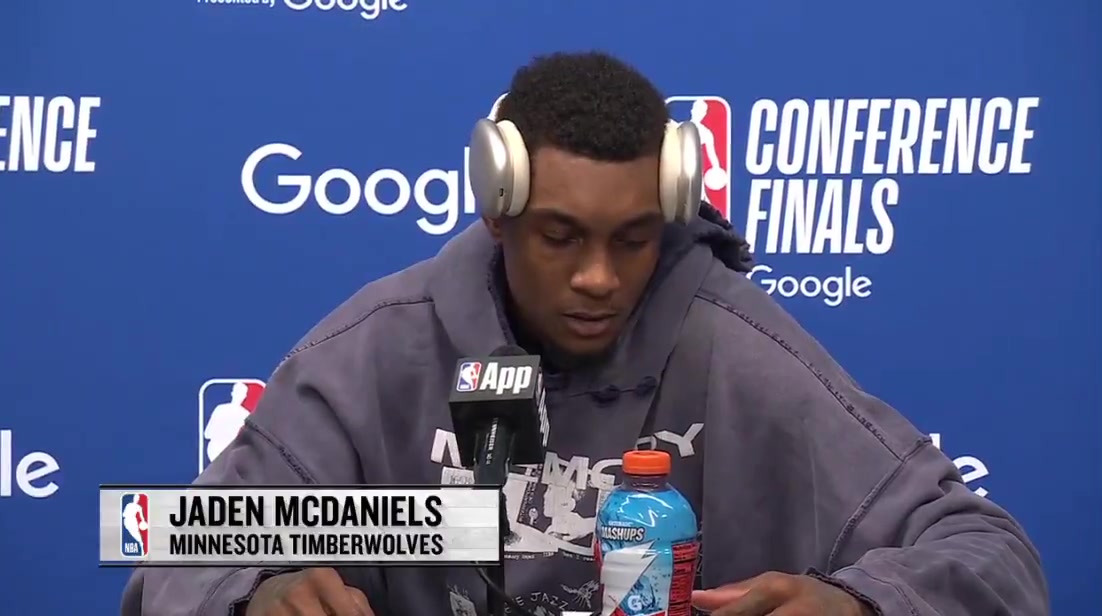 png电子网站💢怒推亚历山大吃恶犯?👀麦丹:我只想犯规 我一点也不生气