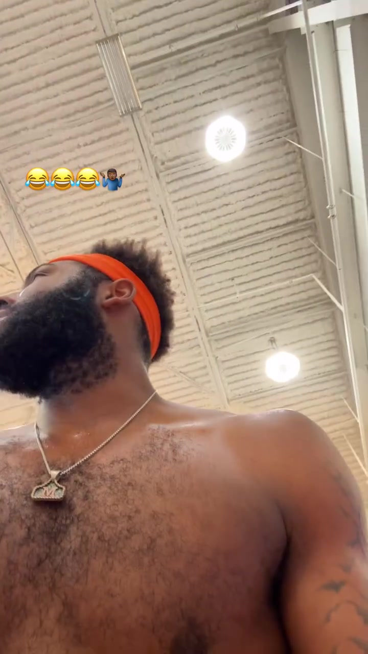 png电子😂米切罗：我训练罚球命中率高达60% 你们™叫什么叫？