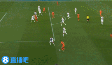 png电子官网加克波挑传后点，邓弗里斯包抄破门