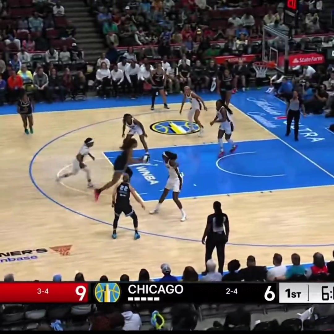 png电子网站WNBA火辣悍将🤣里斯近在咫尺的上篮荒腔走板 美媒绷不住了~